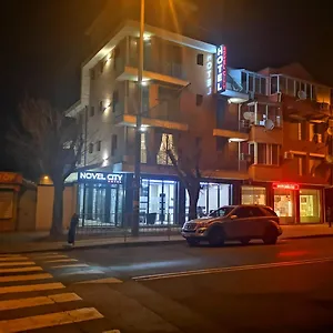 rezervați aici